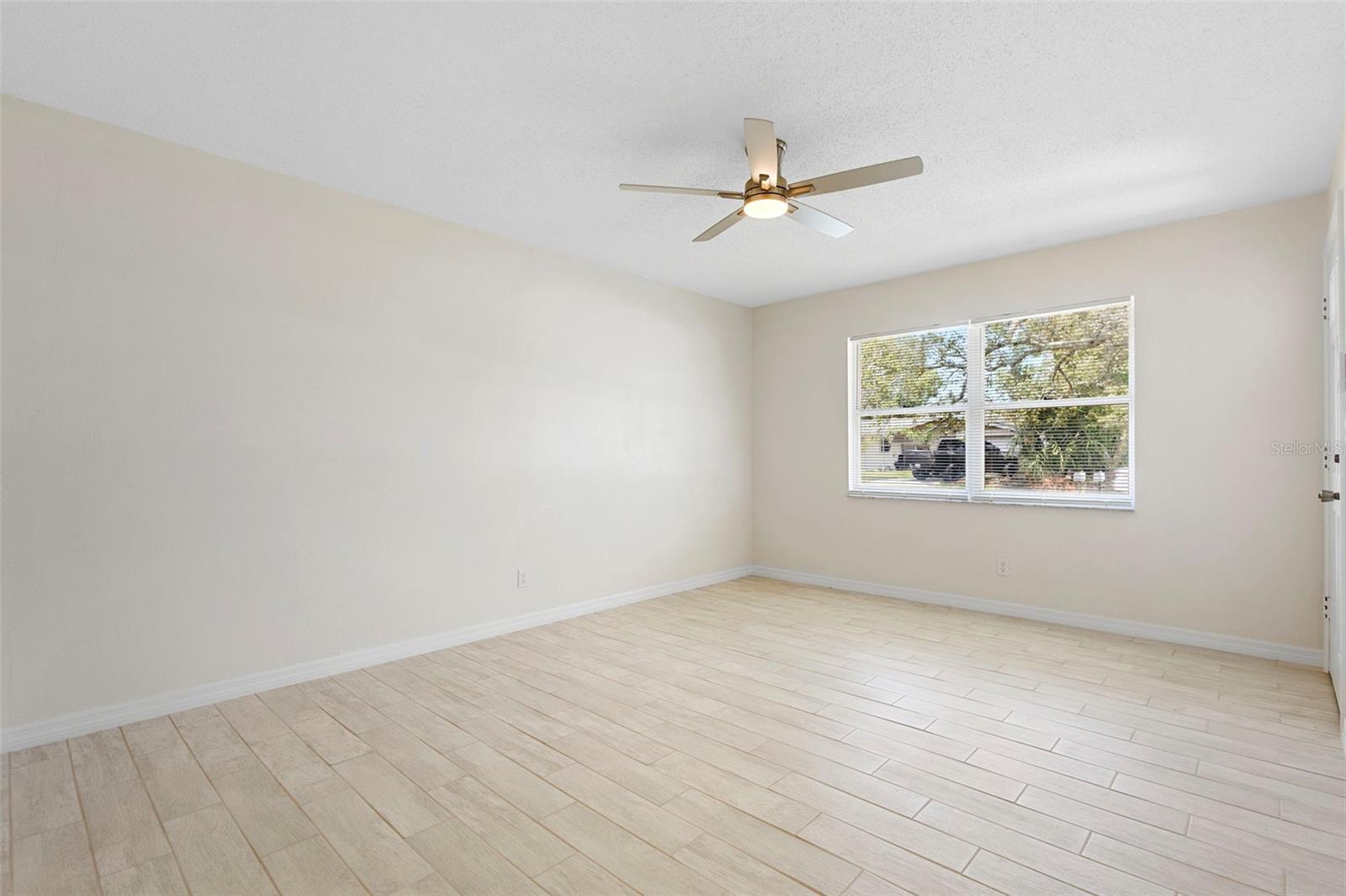 Image 4 of 25 For 5180 Taylor Avenue
