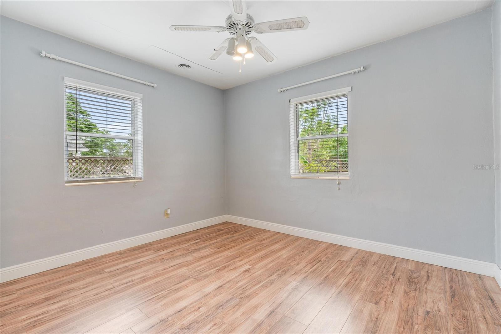 Image 31 of 48 For 1411 Cliff Avenue