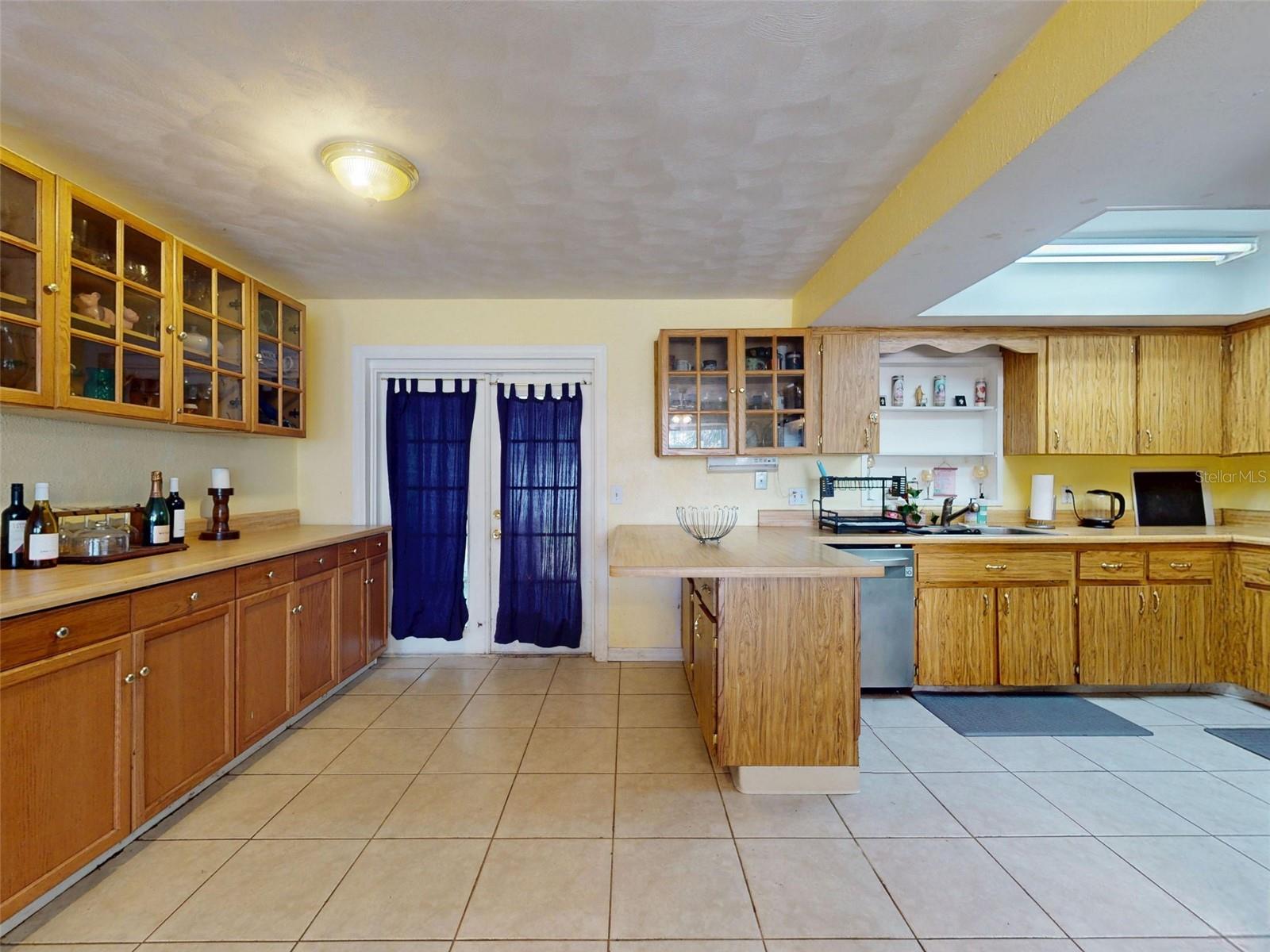 Image 9 of 37 For 1229 Jeffery Drive