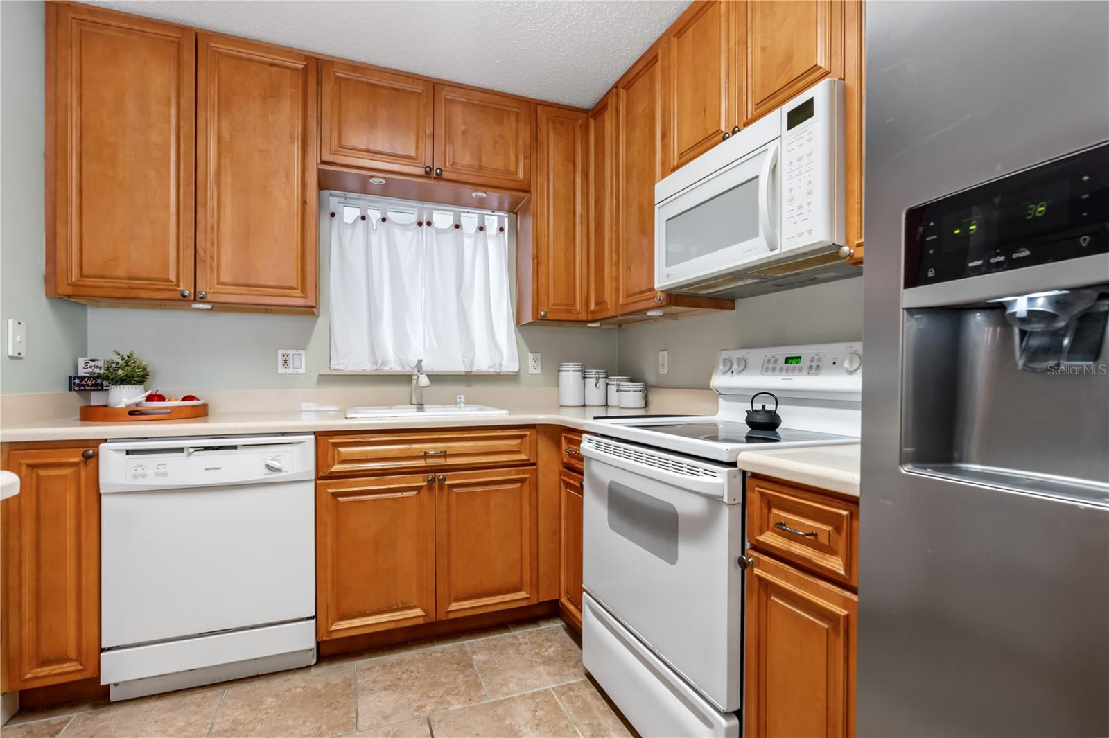Image 16 of 42 For 2711 Halifax Avenue 264