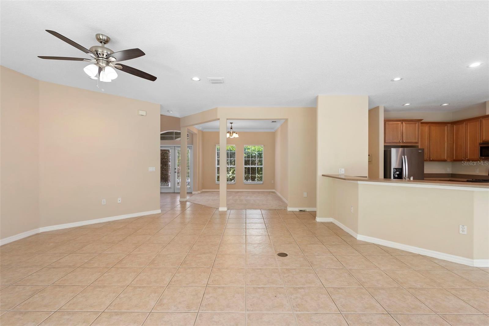 Image 19 of 53 For 227 Blue Crystal Drive
