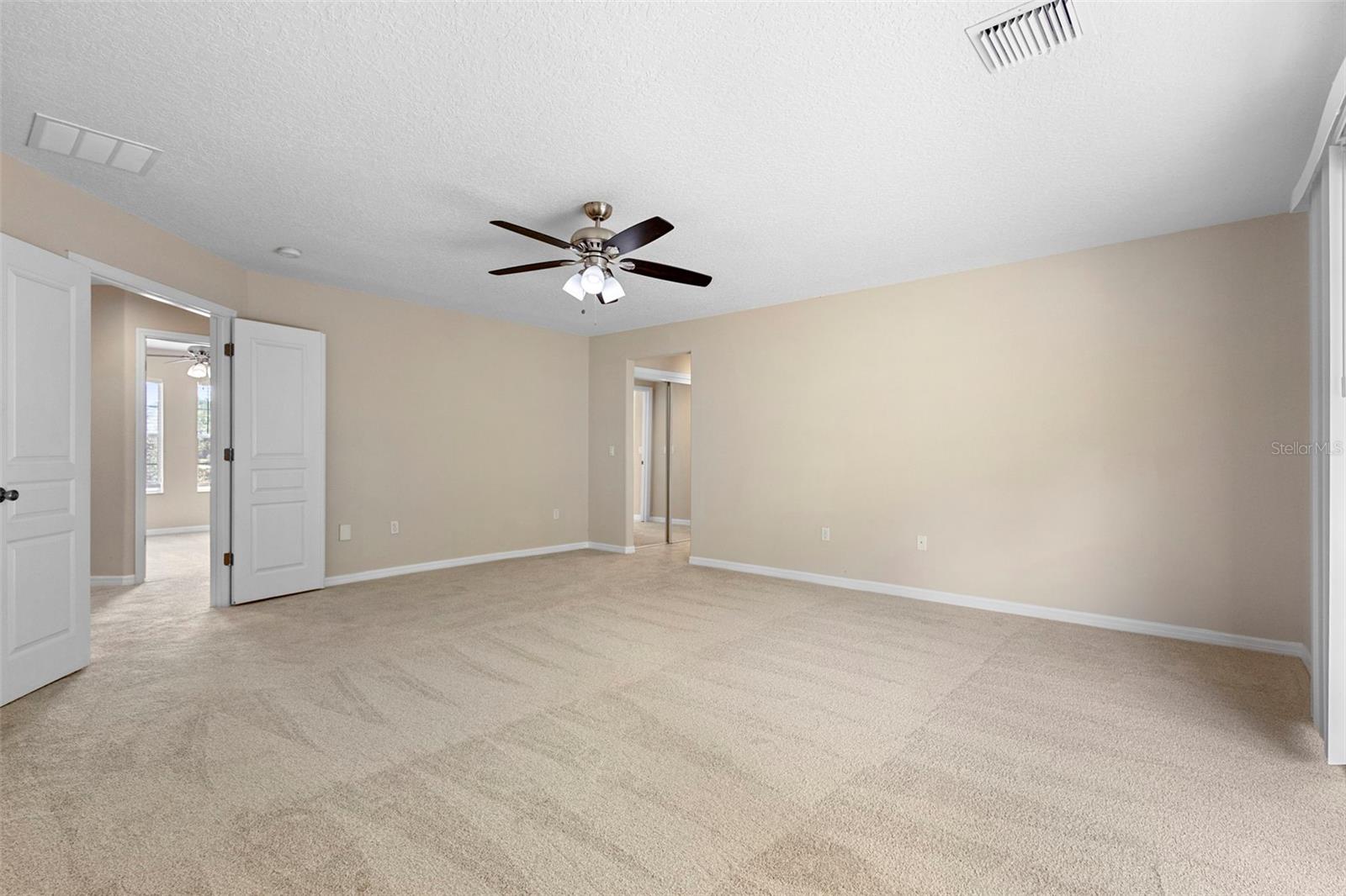 Image 40 of 53 For 227 Blue Crystal Drive