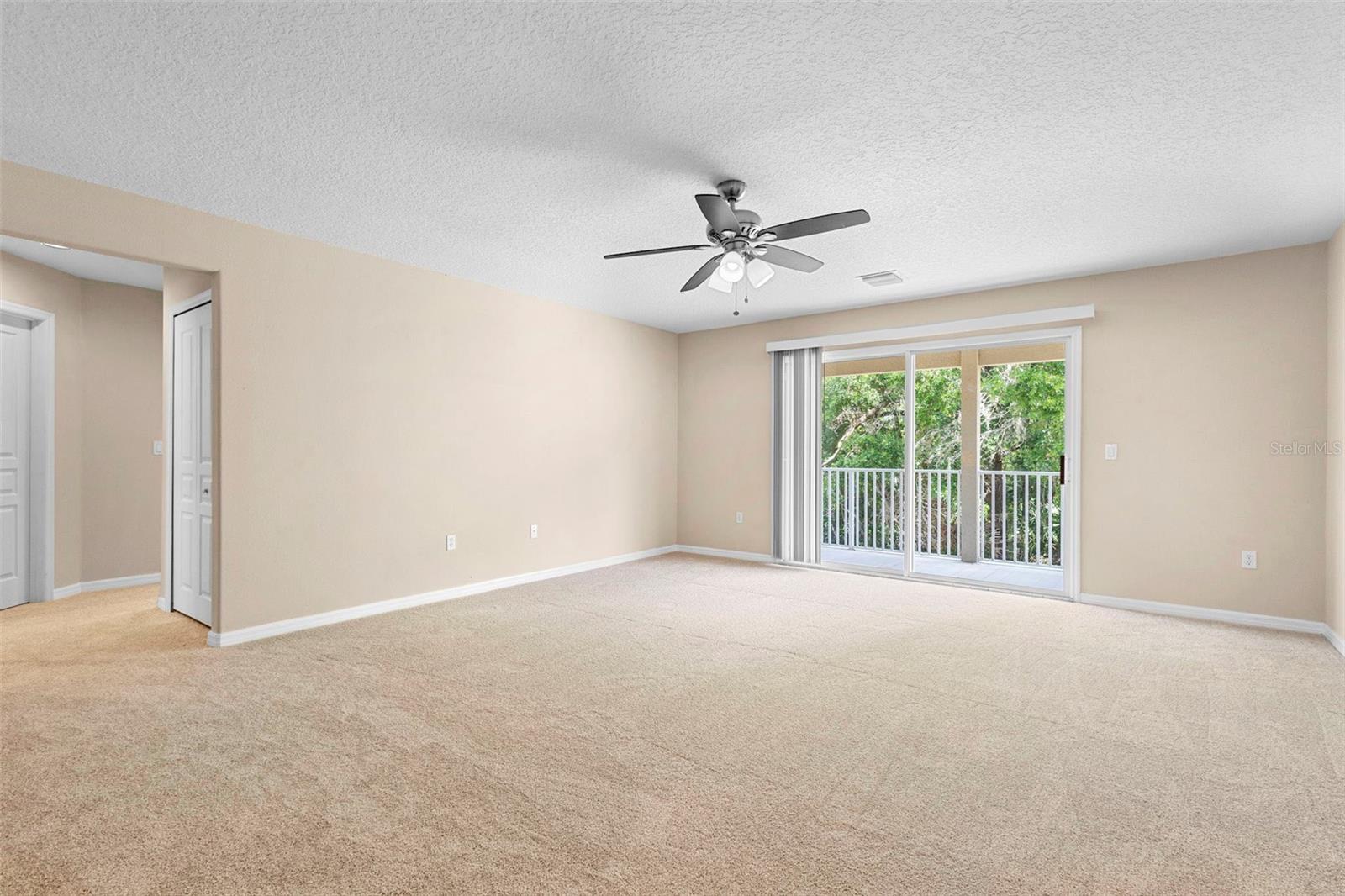 Image 41 of 53 For 227 Blue Crystal Drive