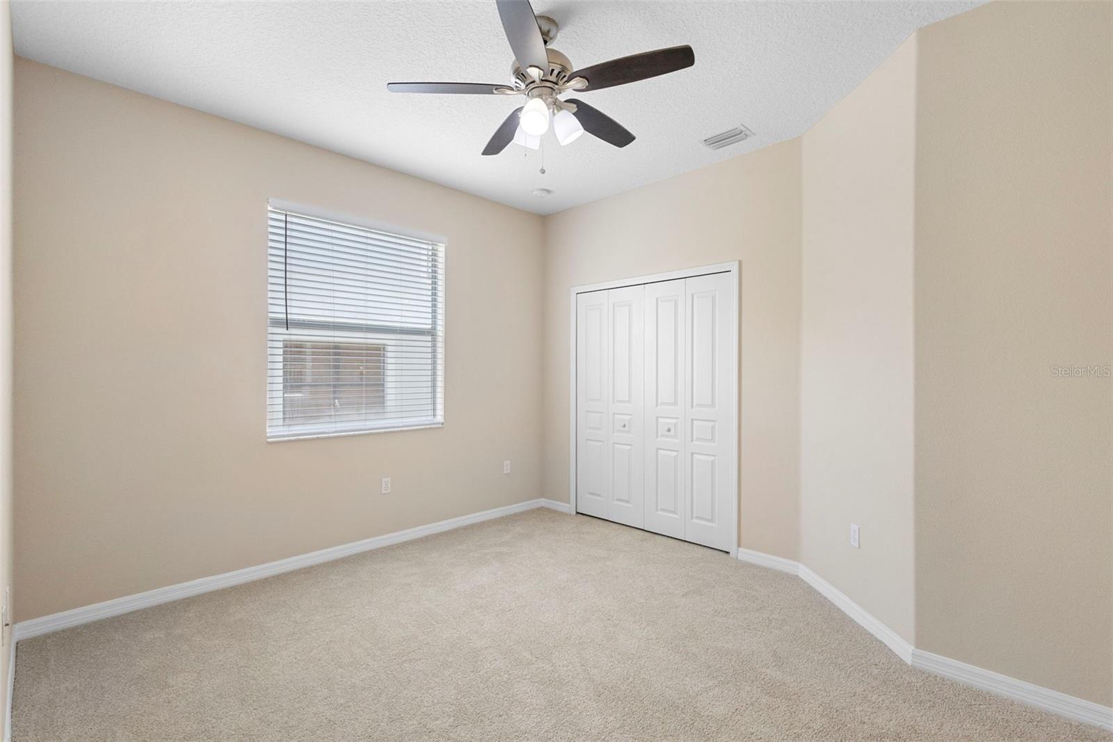 Image 46 of 53 For 227 Blue Crystal Drive