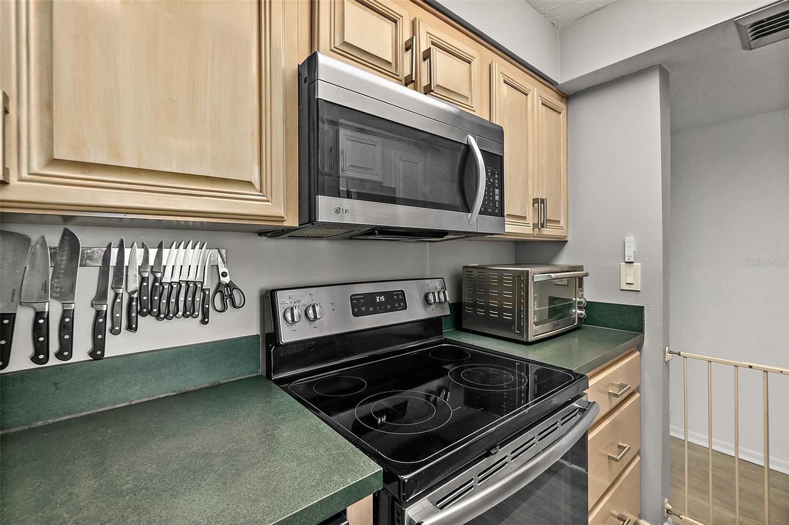 Image 14 of 46 For 2987 Atlantic Avenue 901