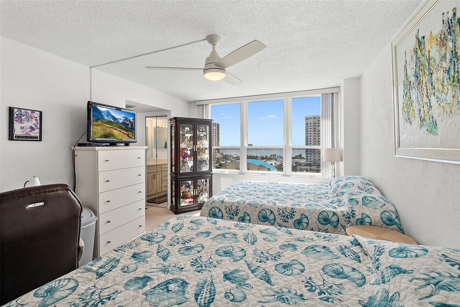 Image 21 of 46 For 2987 Atlantic Avenue 901