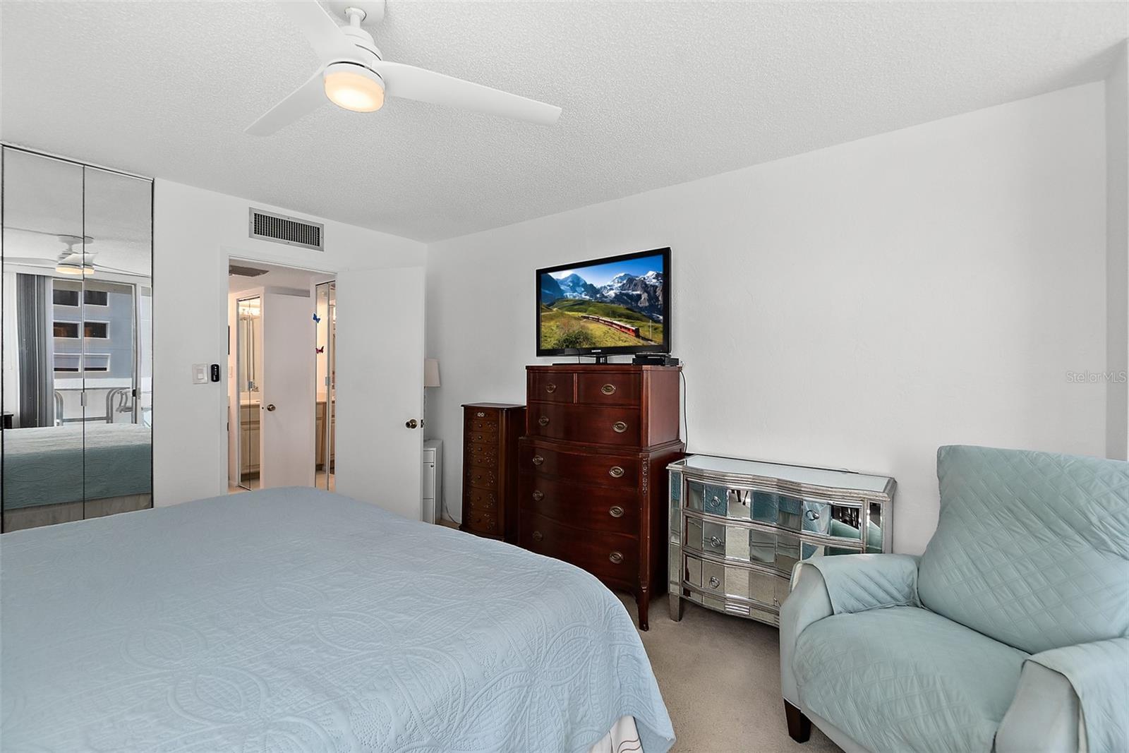 Image 29 of 46 For 2987 Atlantic Avenue 901