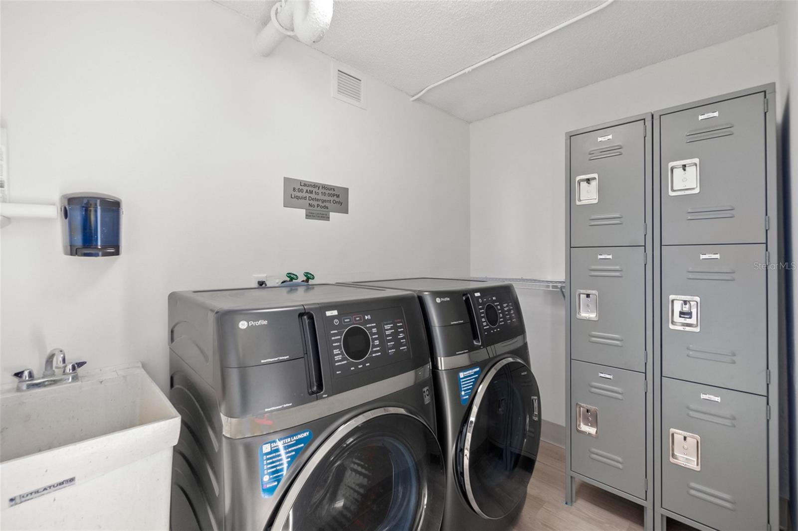 Image 32 of 46 For 2987 Atlantic Avenue 901