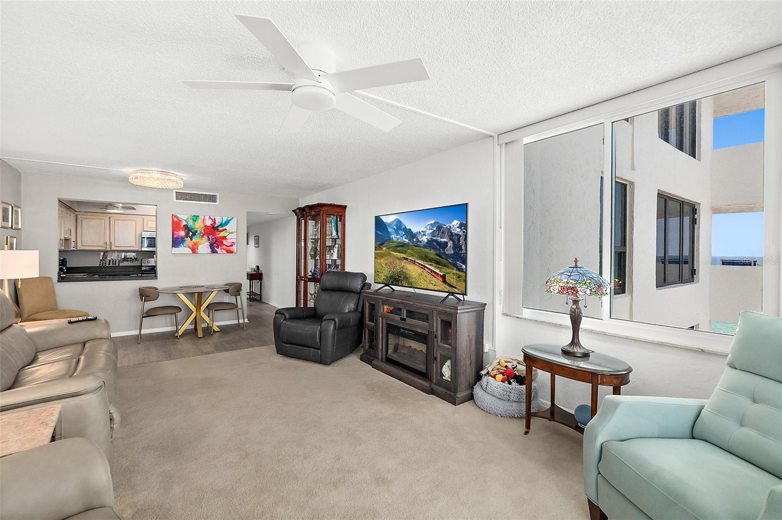 Image 6 of 46 For 2987 Atlantic Avenue 901