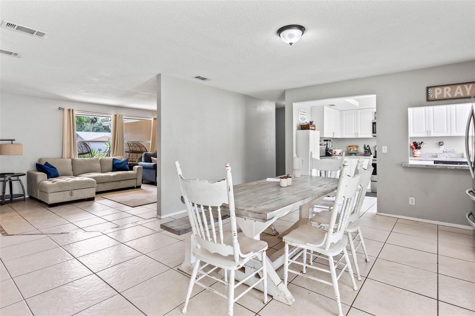 Image 11 of 45 For 833 Lucerne Circle