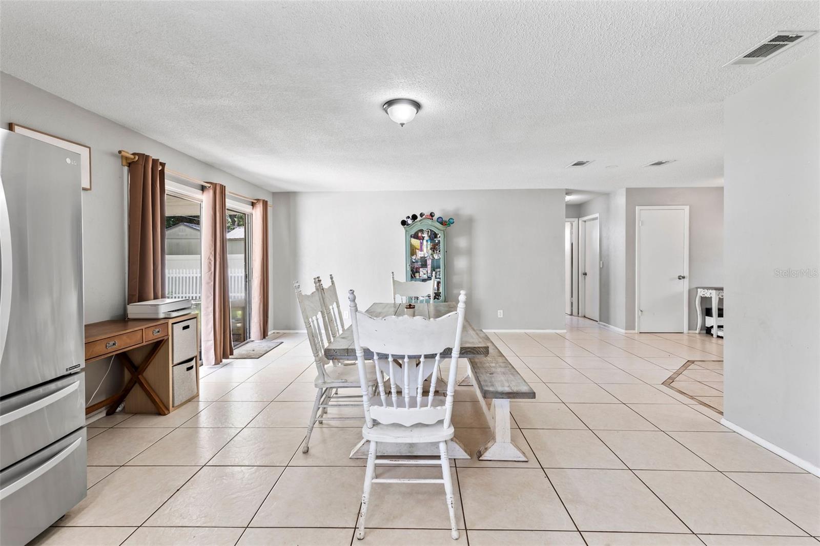 Image 13 of 45 For 833 Lucerne Circle