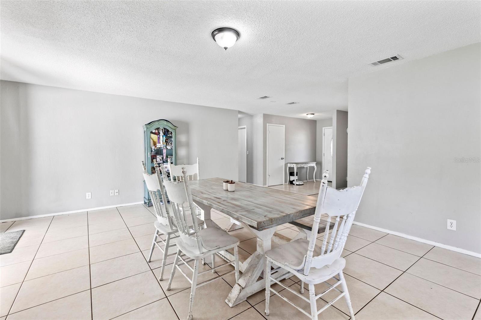Image 14 of 45 For 833 Lucerne Circle