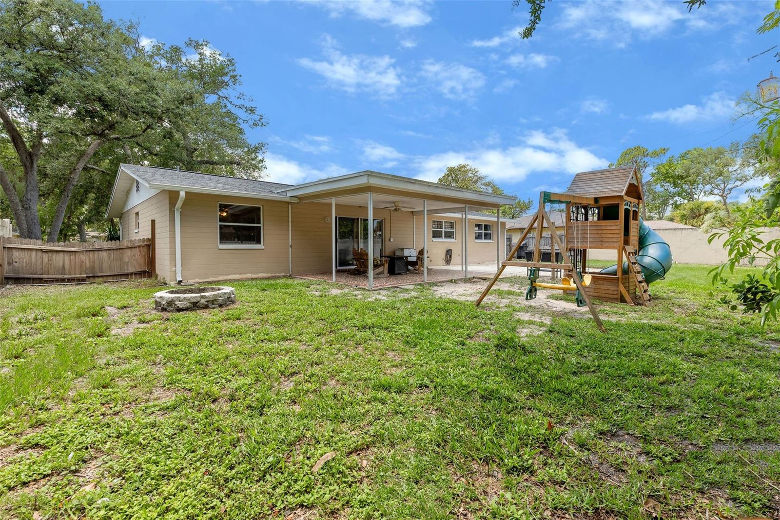 Image 39 of 45 For 833 Lucerne Circle