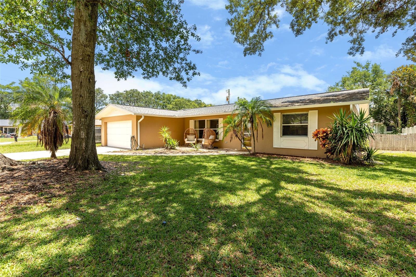 Image 4 of 45 For 833 Lucerne Circle