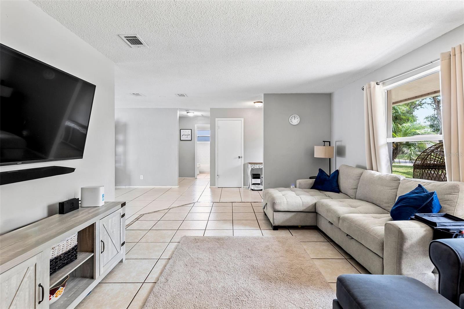 Image 8 of 45 For 833 Lucerne Circle