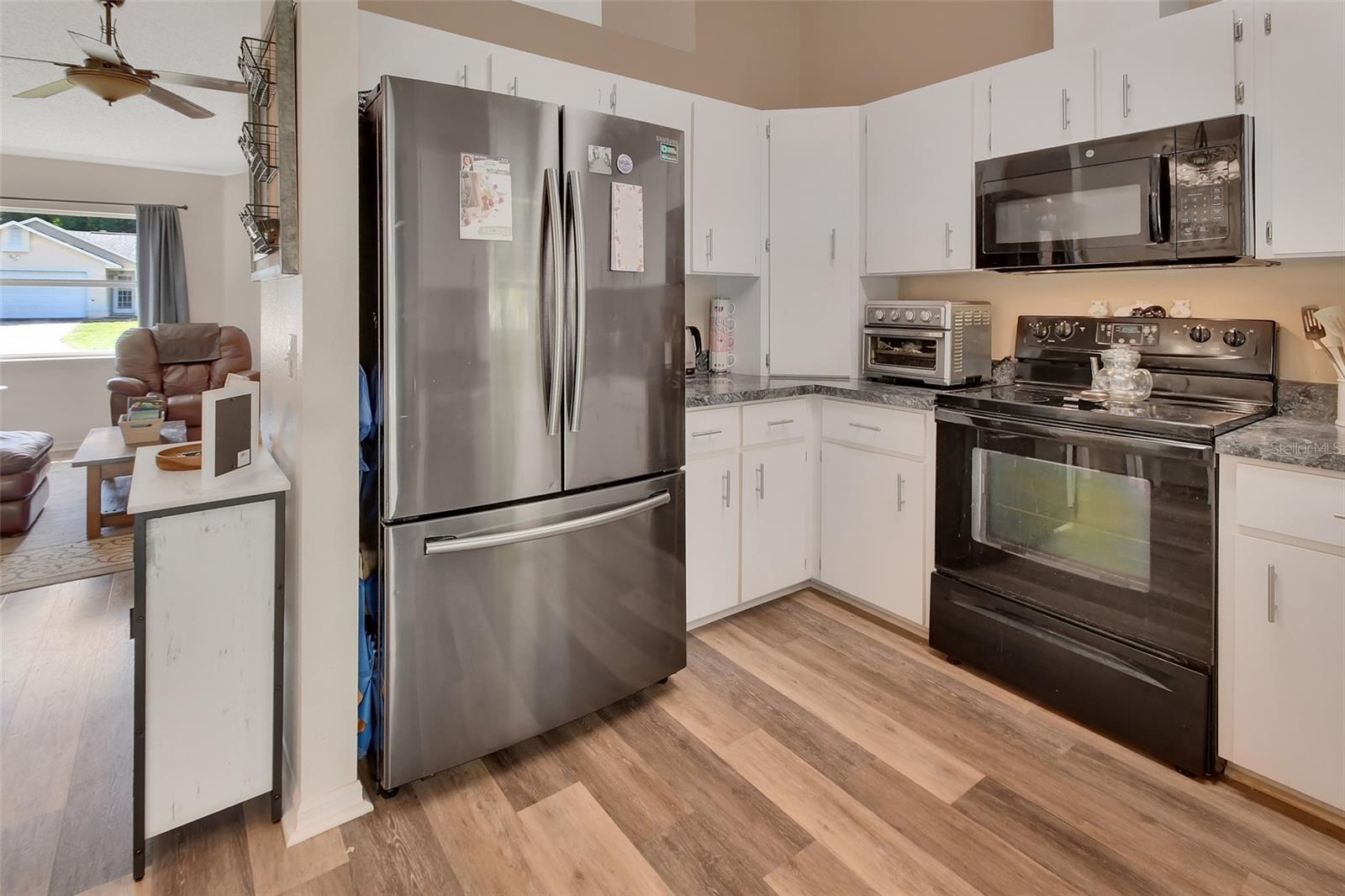 Image 13 of 27 For 414 Lancaster Avenue
