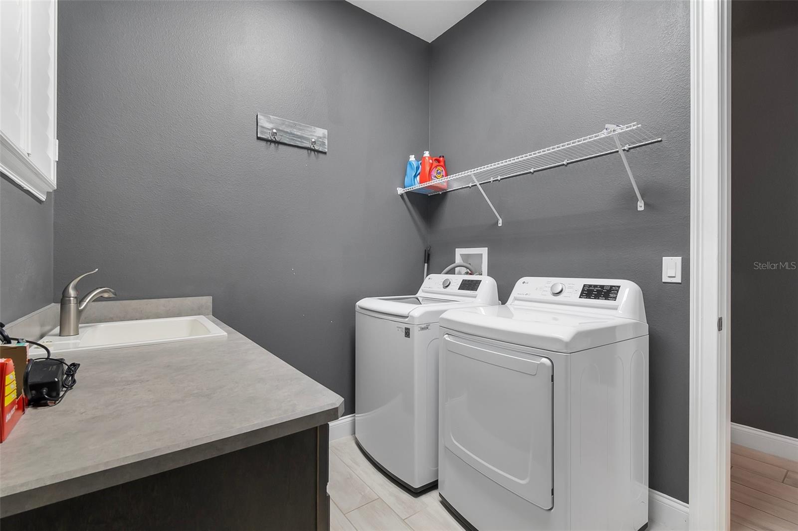 Image 41 of 72 For 2948 Bella Flore Terrace
