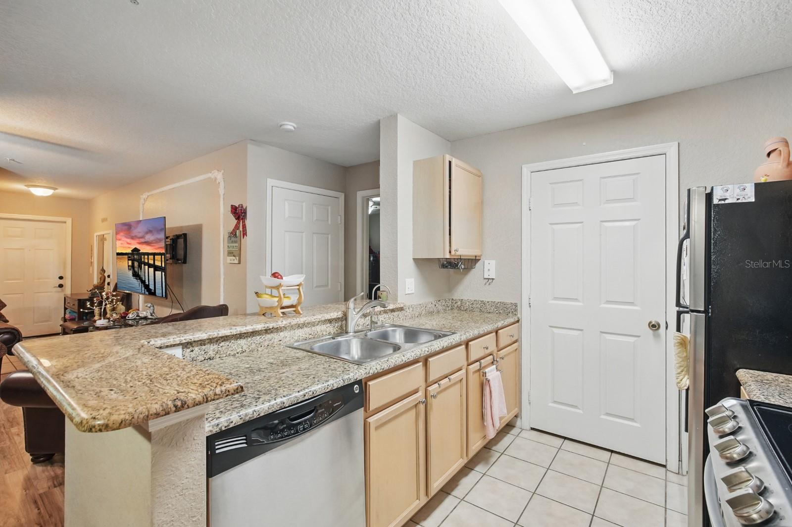 Image 11 of 25 For 944 Regatta Bay Drive 12-102