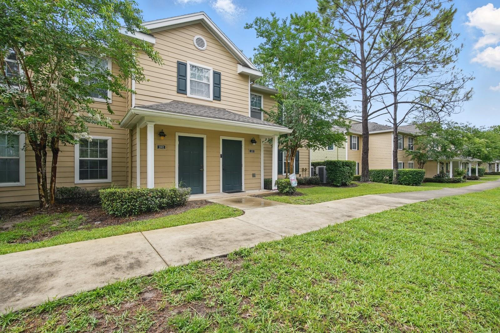 Image 2 of 25 For 944 Regatta Bay Drive 12-102