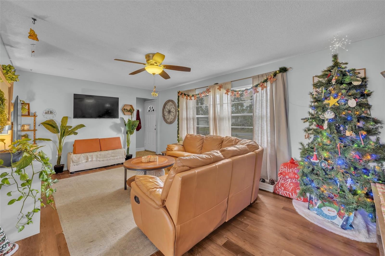 Image 5 of 49 For 1398 5th Ave