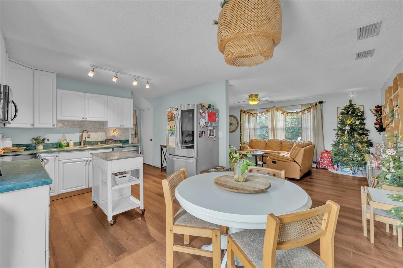 Image 8 of 49 For 1398 5th Ave