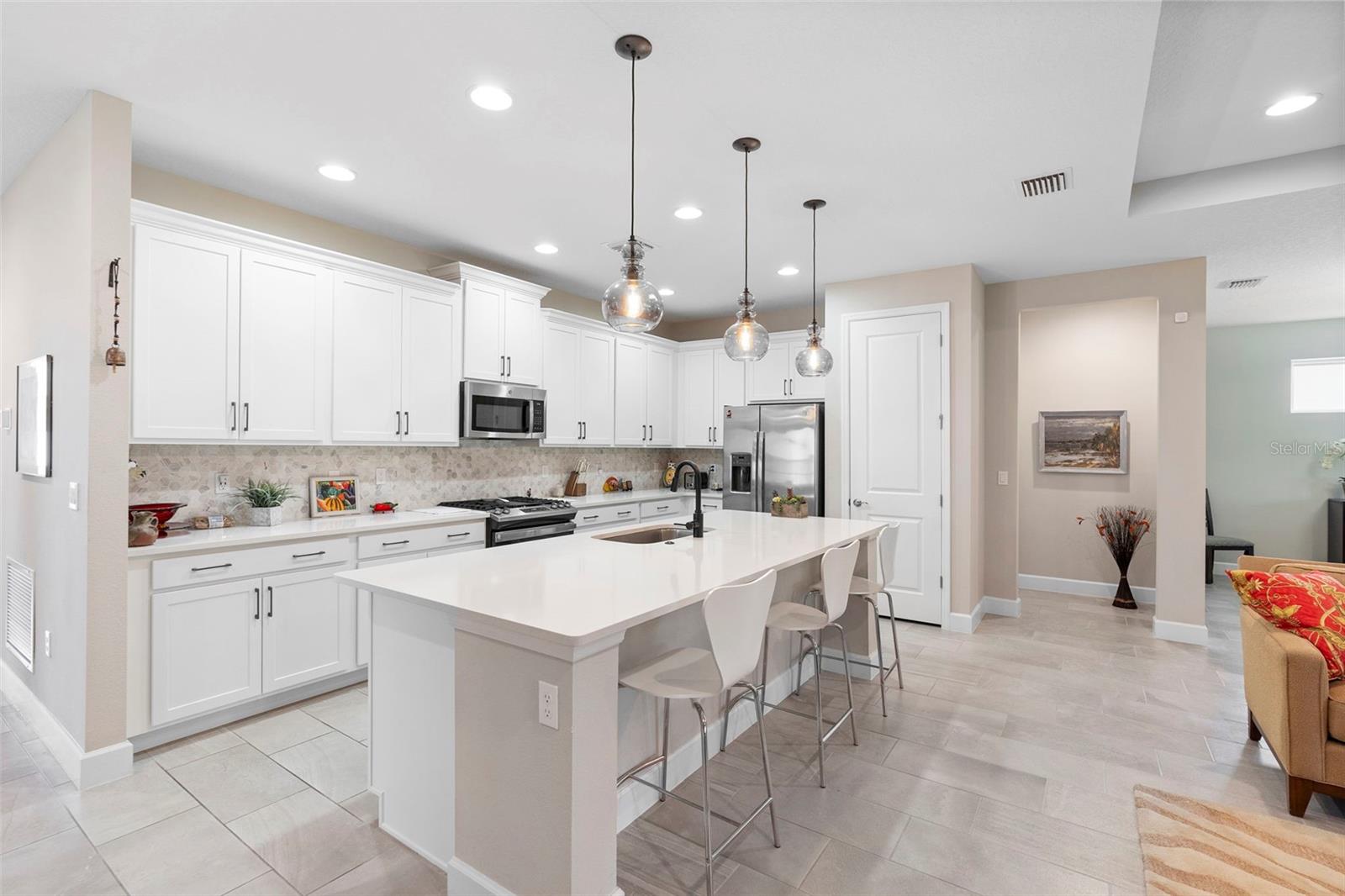 Image 10 of 59 For 978 Victoria Hills Drive S
