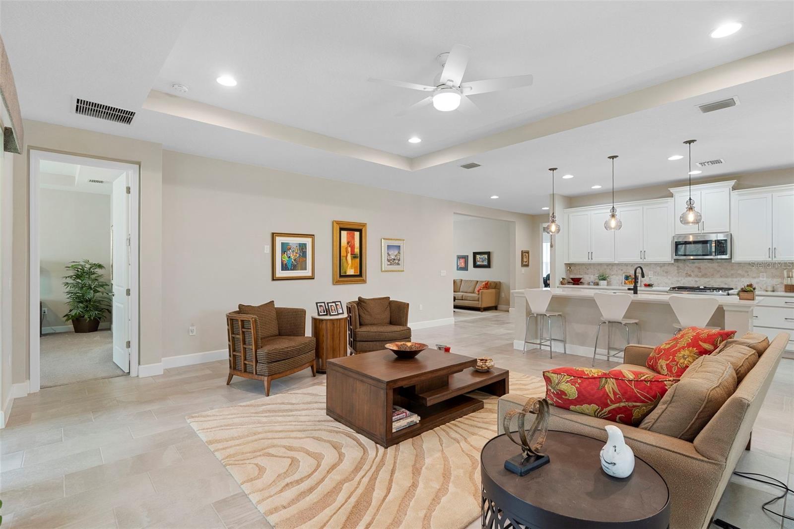 Image 12 of 59 For 978 Victoria Hills Drive S