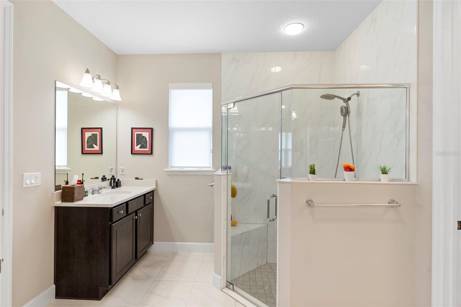 Image 21 of 59 For 978 Victoria Hills Drive S