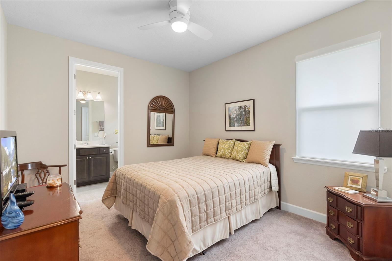 Image 36 of 59 For 978 Victoria Hills Drive S