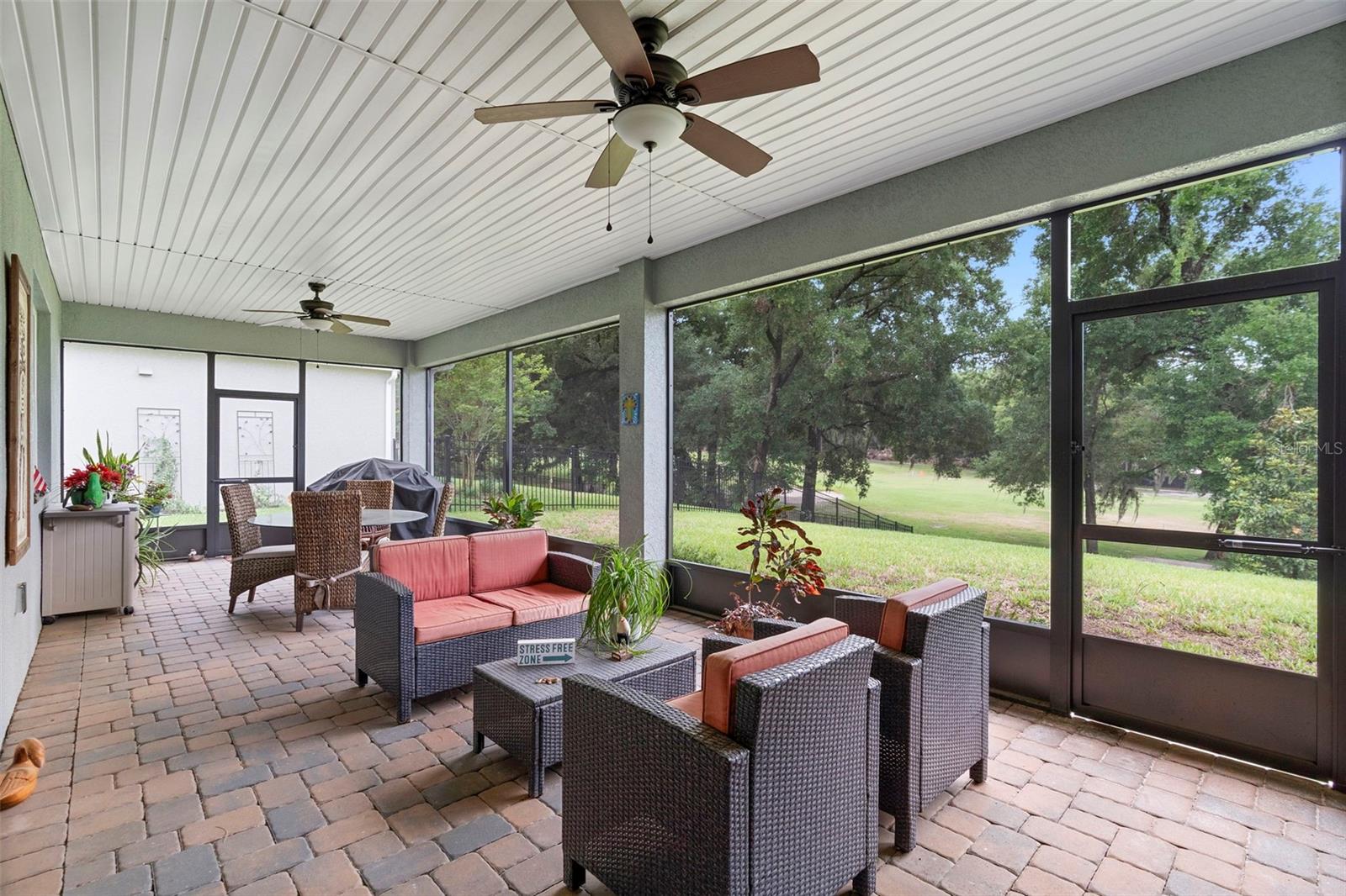 Image 38 of 59 For 978 Victoria Hills Drive S