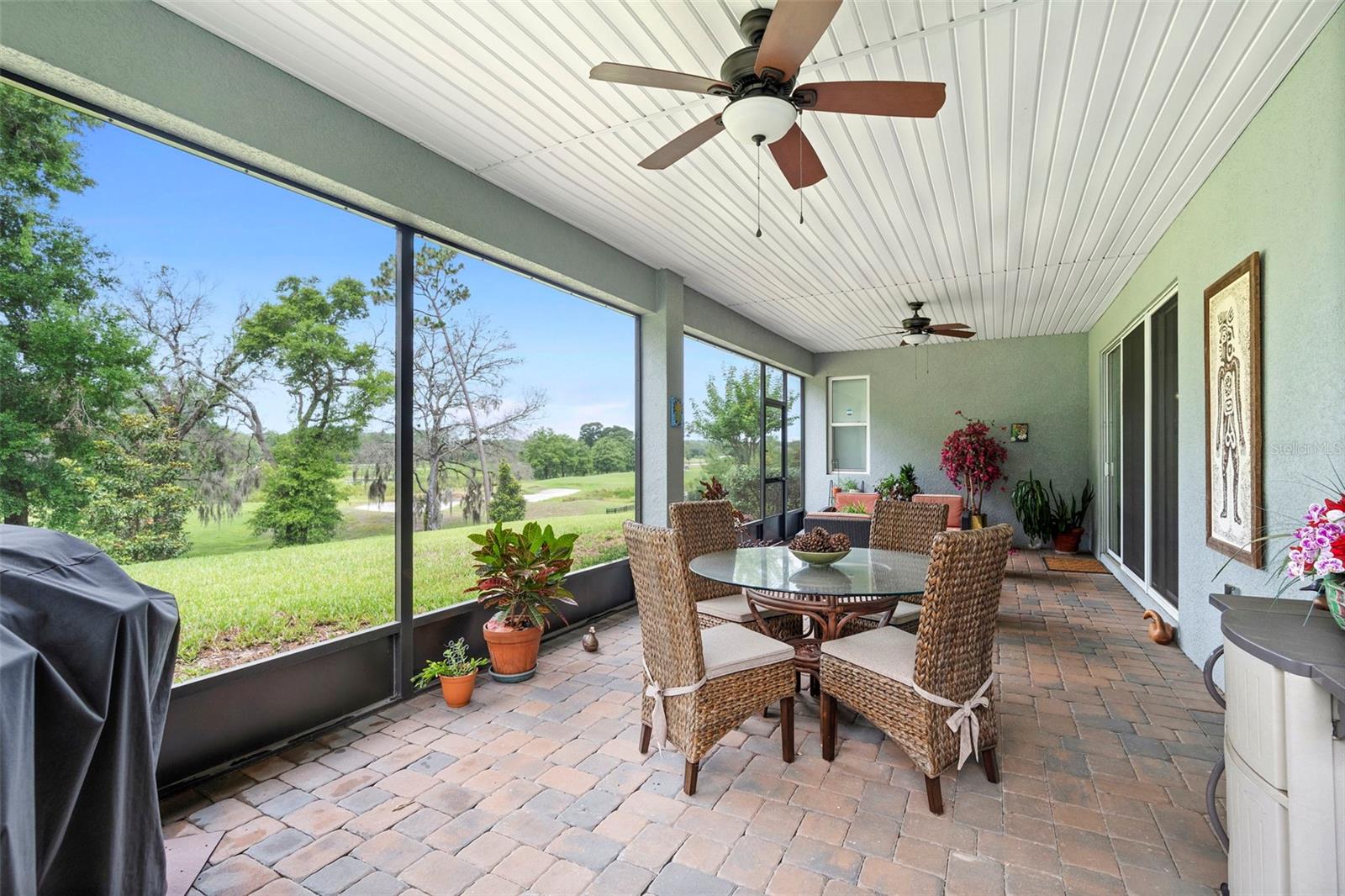 Image 40 of 59 For 978 Victoria Hills Drive S