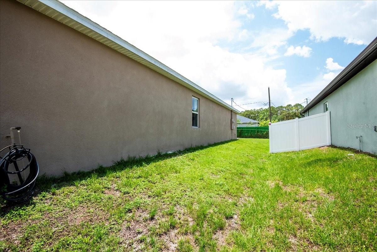 Image 4 of 26 For 1574 Heartwellville Street Nw