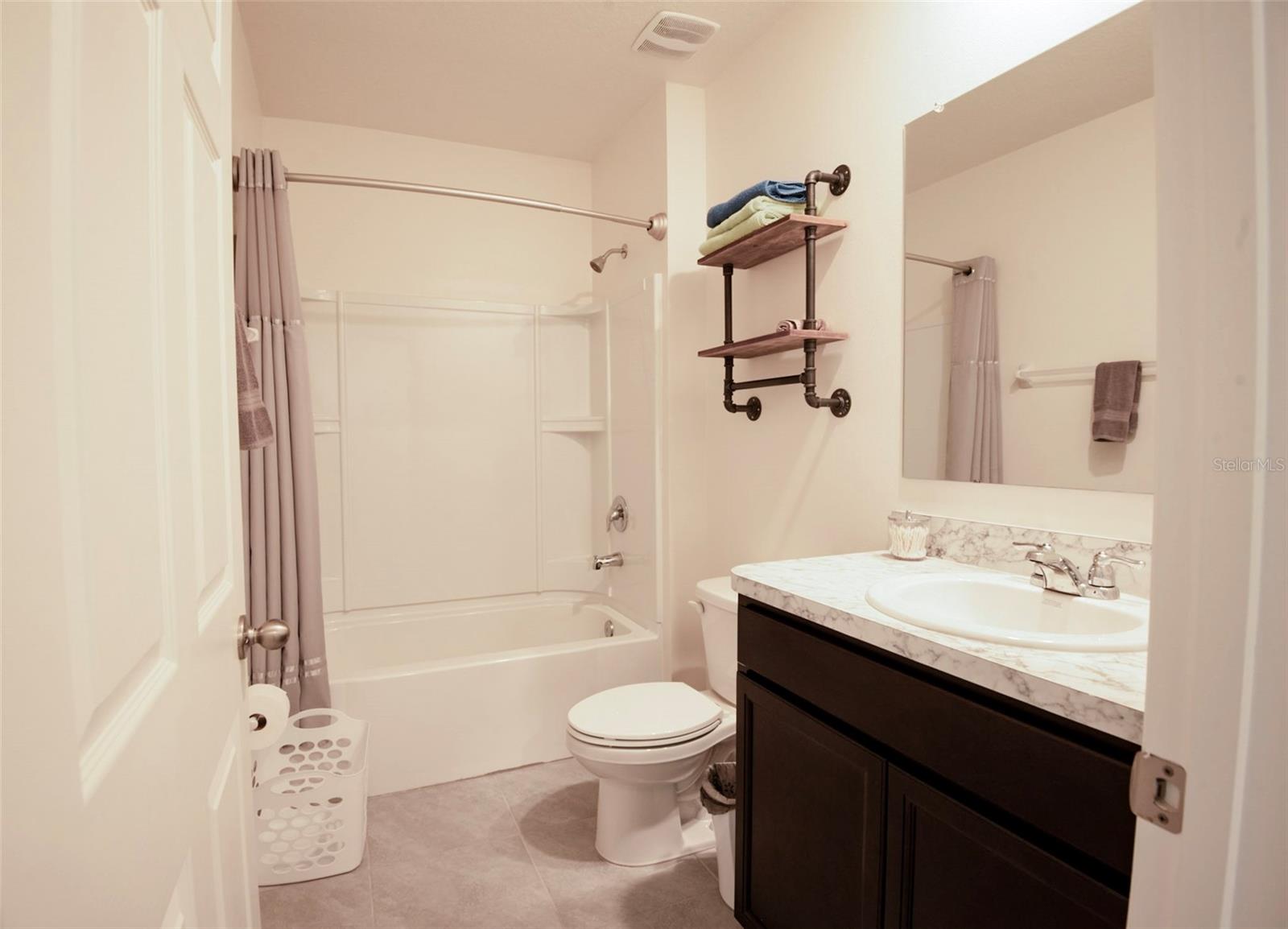 Image 9 of 26 For 1574 Heartwellville Street Nw