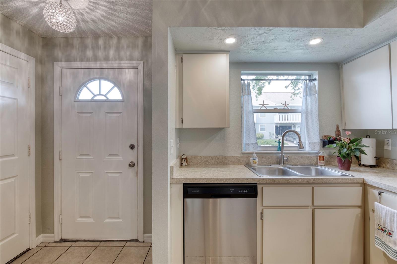 Image 7 of 69 For 721 Laurel Bay Circle