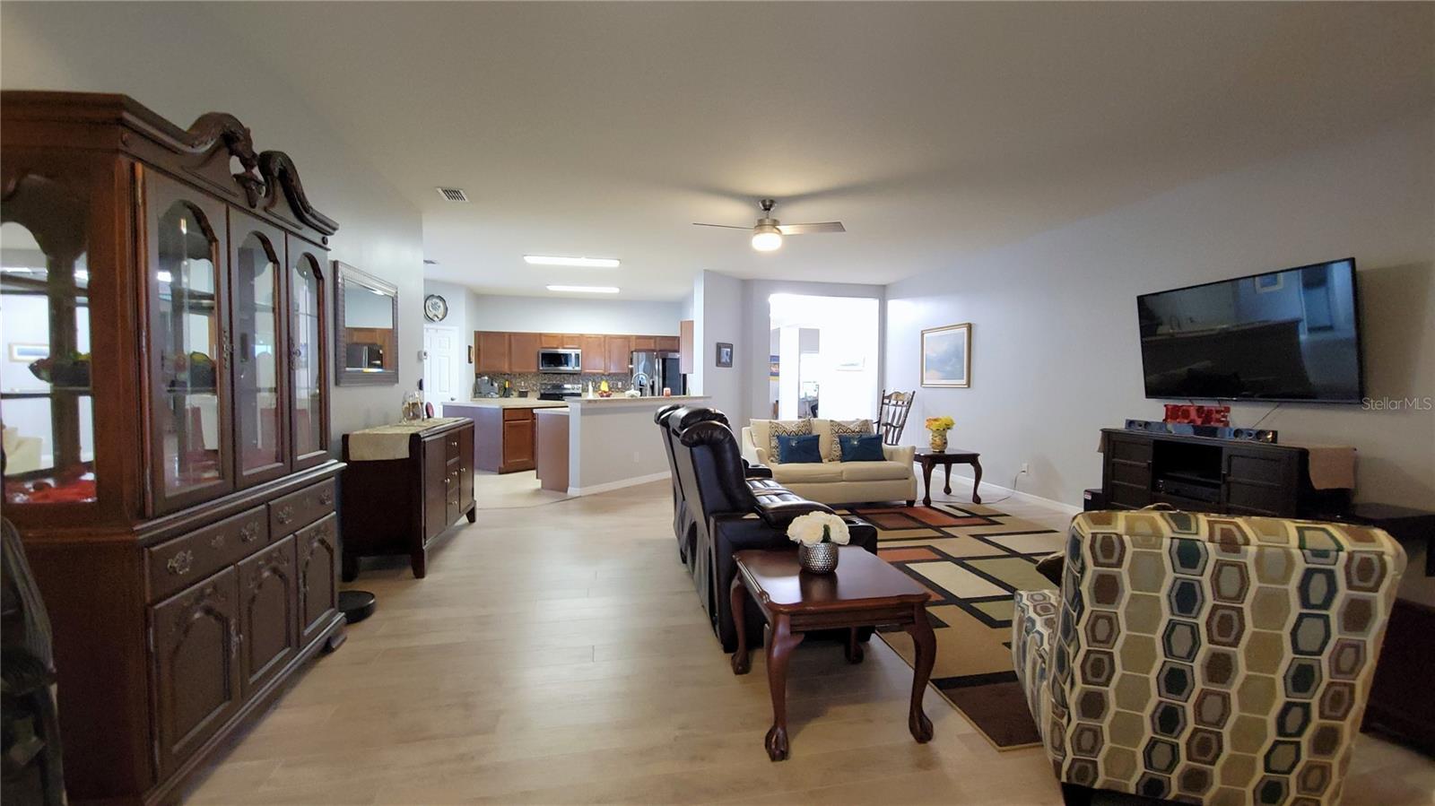 Image 11 of 47 For 1632 Blue Grass Blvd