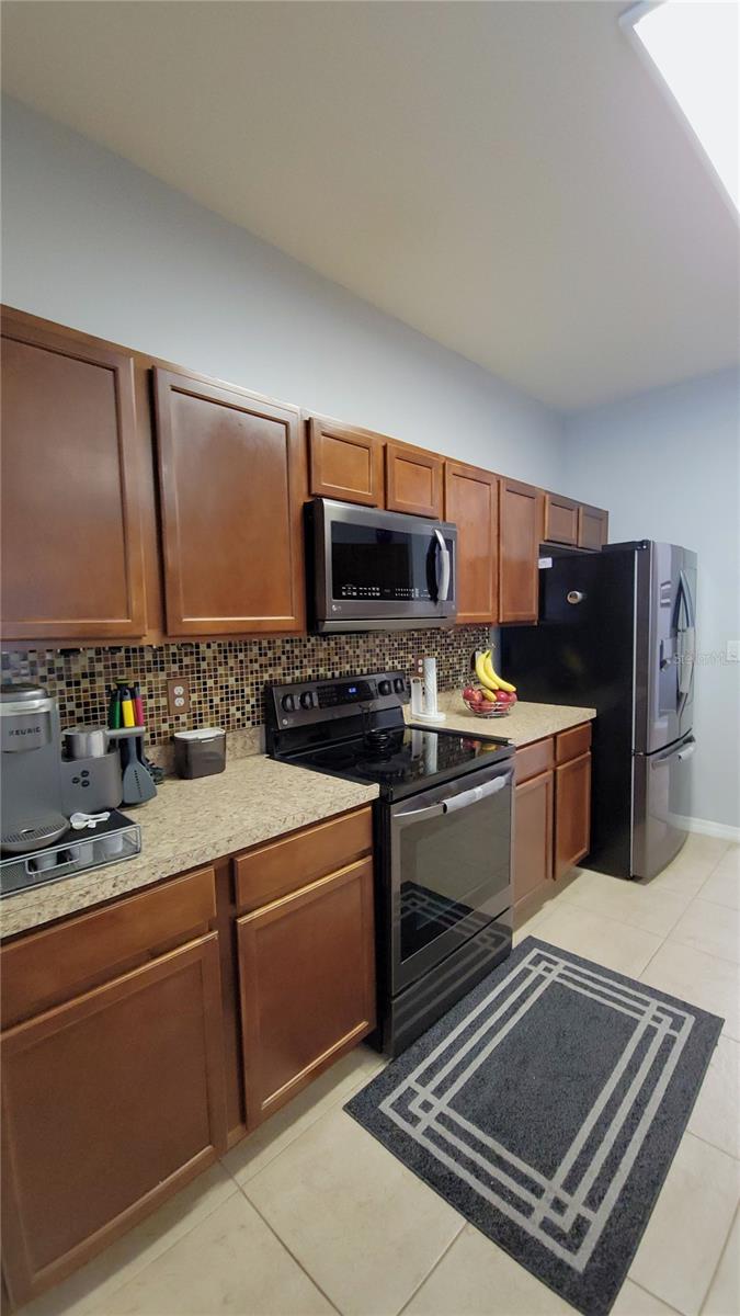 Image 17 of 47 For 1632 Blue Grass Blvd