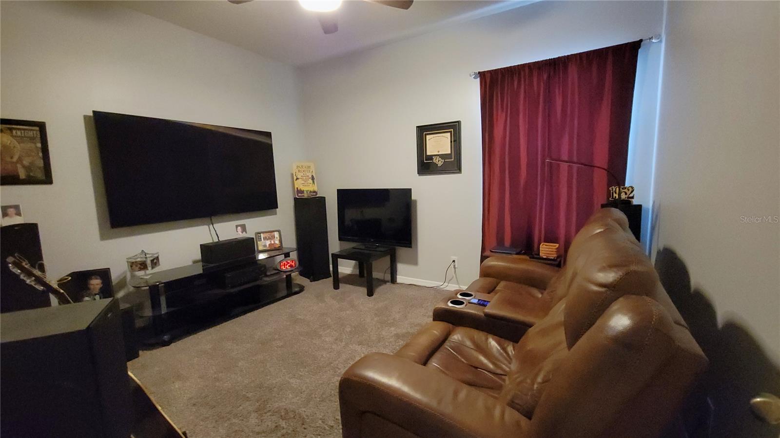 Image 25 of 47 For 1632 Blue Grass Blvd