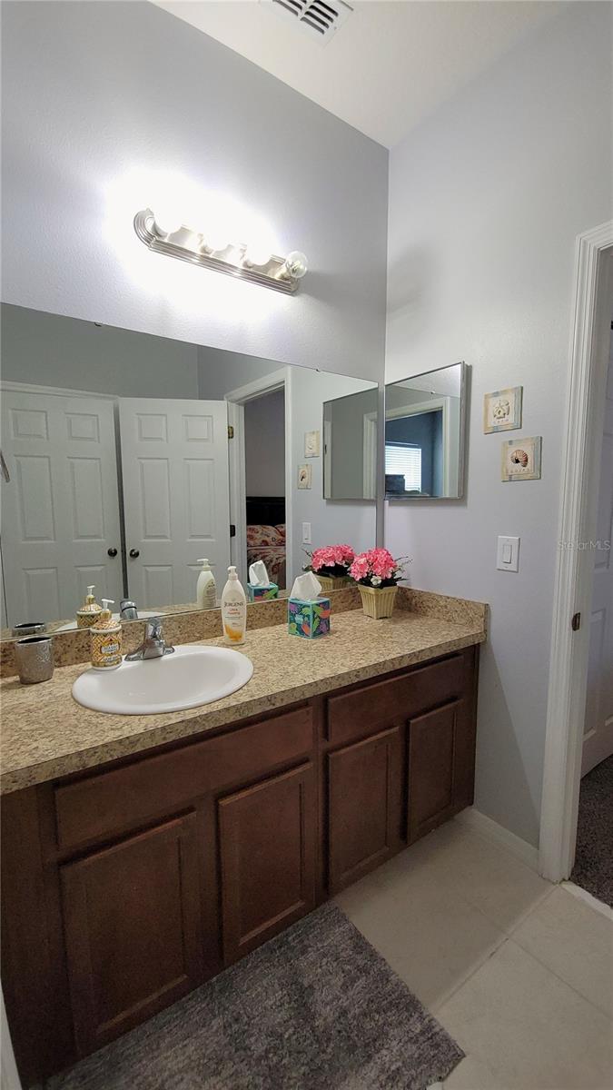 Image 33 of 47 For 1632 Blue Grass Blvd