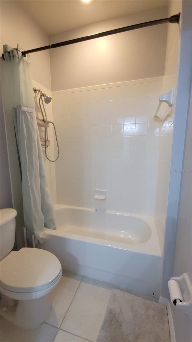 Image 34 of 47 For 1632 Blue Grass Blvd