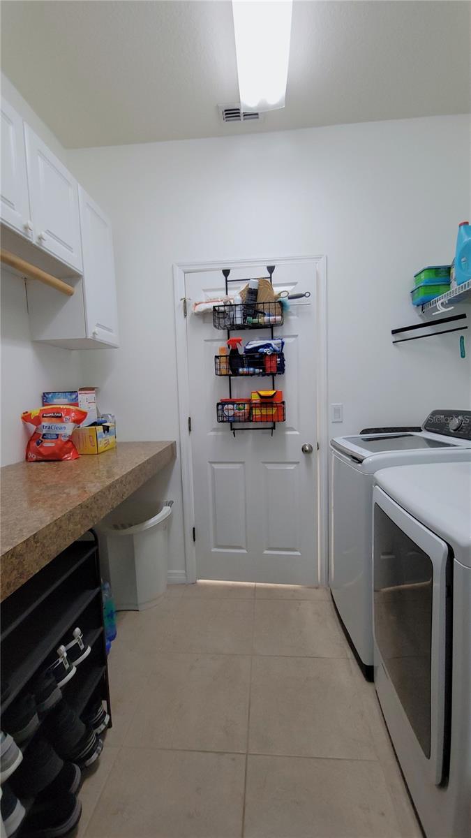 Image 38 of 47 For 1632 Blue Grass Blvd