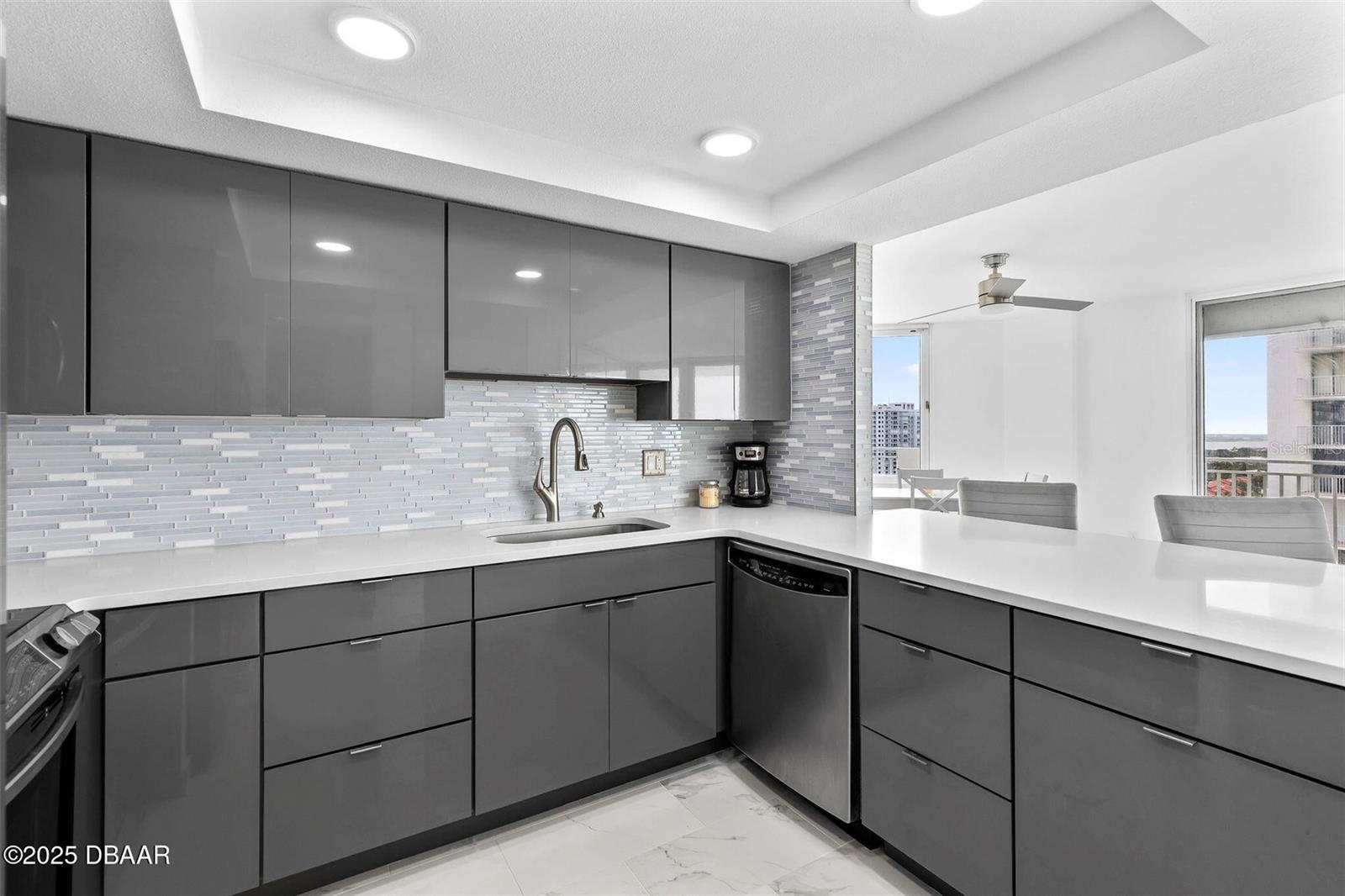Image 10 of 57 For 3047 Atlantic Avenue 1805