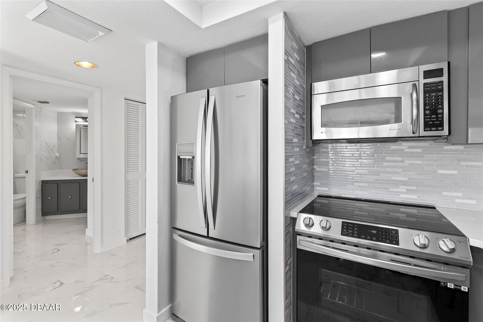 Image 13 of 57 For 3047 Atlantic Avenue 1805