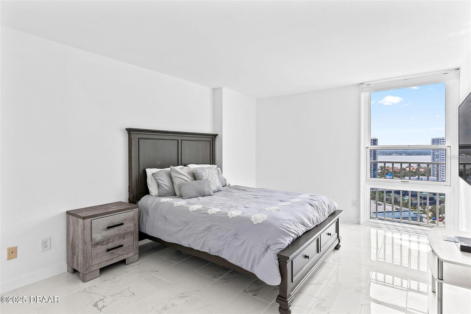 Image 17 of 57 For 3047 Atlantic Avenue 1805