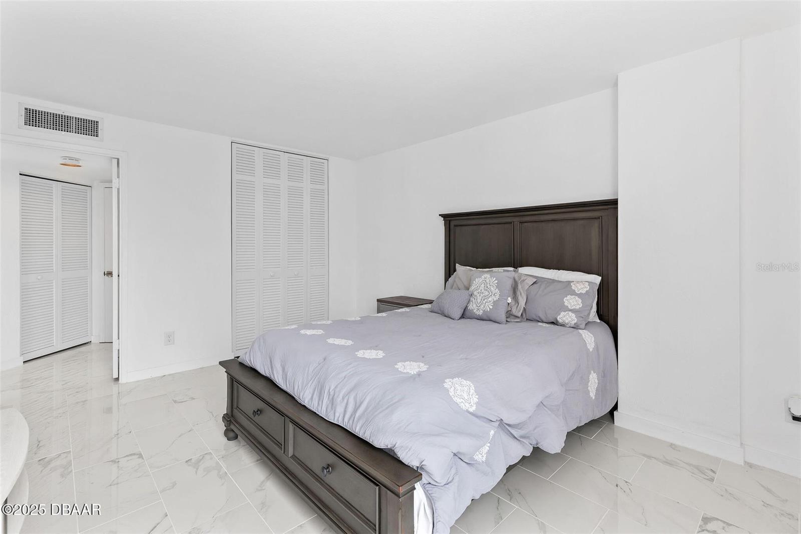 Image 18 of 57 For 3047 Atlantic Avenue 1805