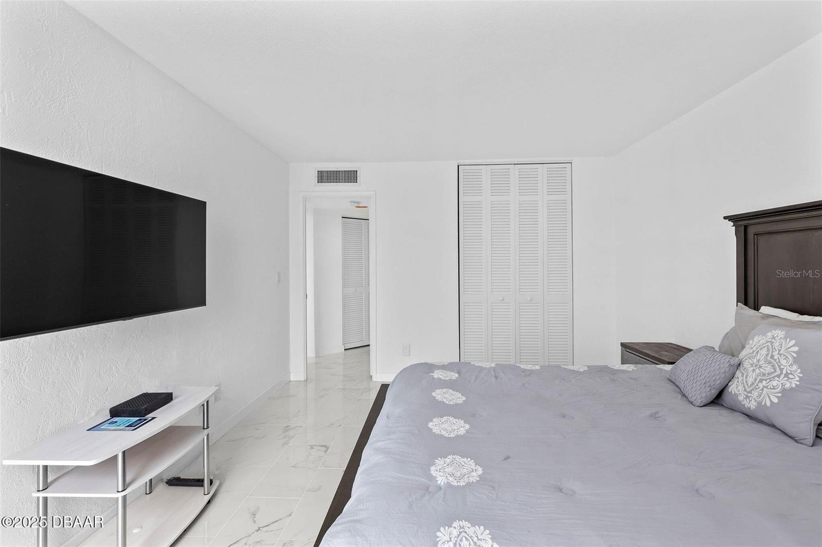 Image 19 of 57 For 3047 Atlantic Avenue 1805