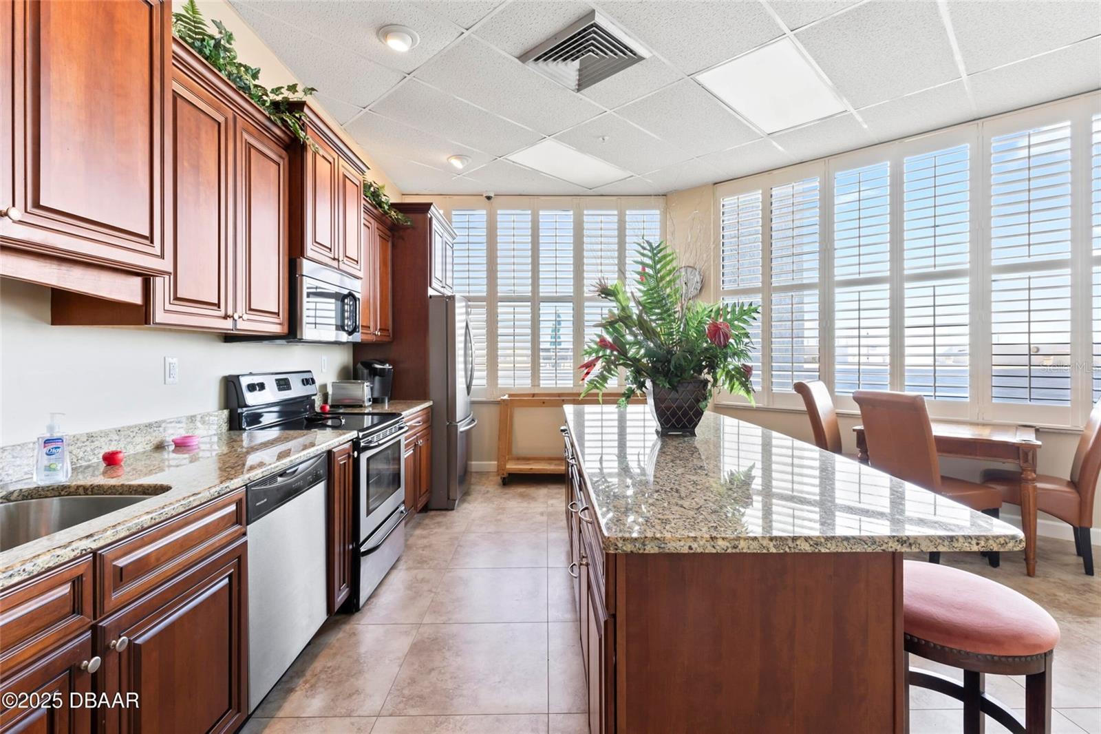 Image 42 of 57 For 3047 Atlantic Avenue 1805