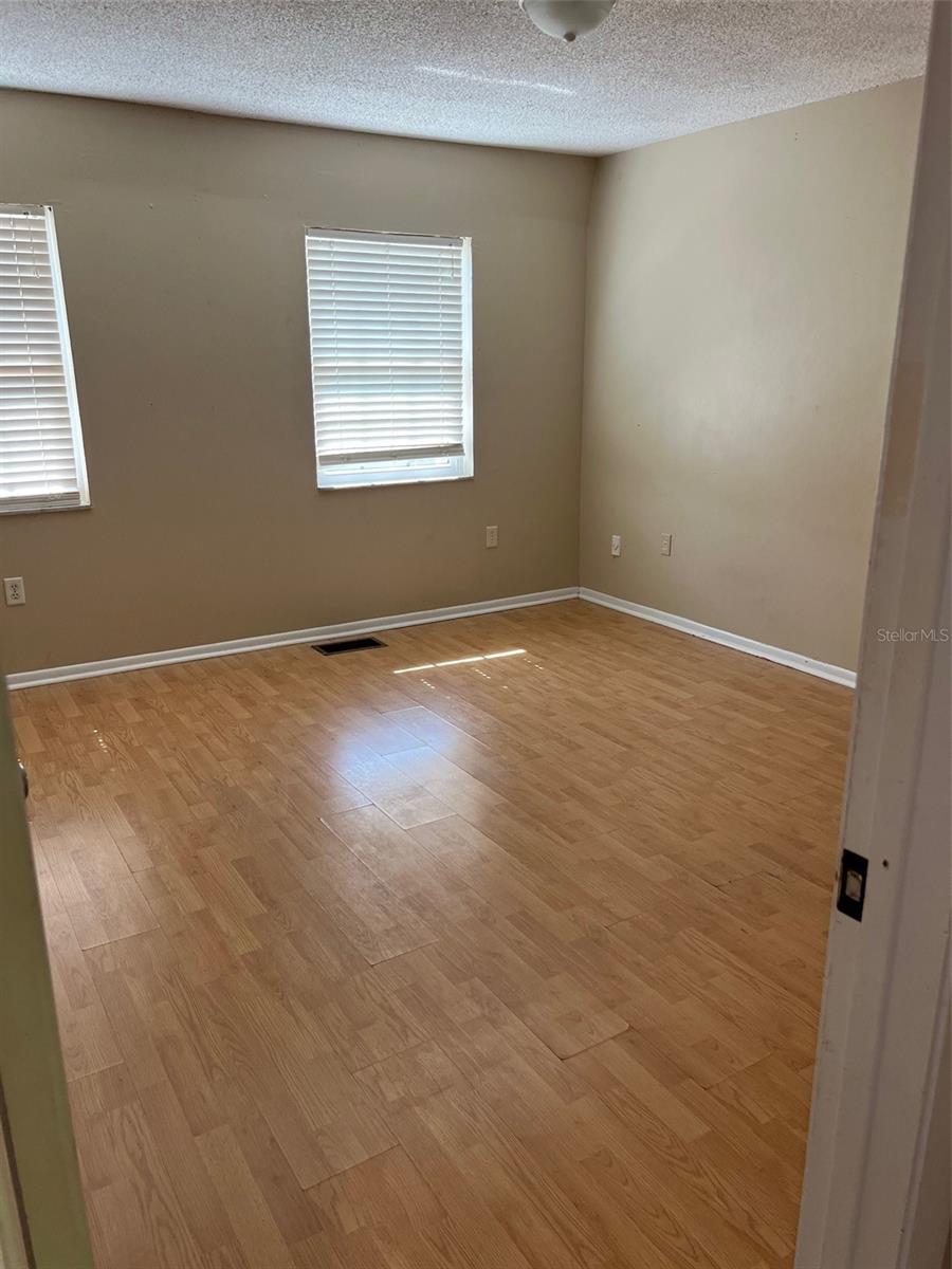 Image 3 of 11 For 621 Indiana Avenue 13