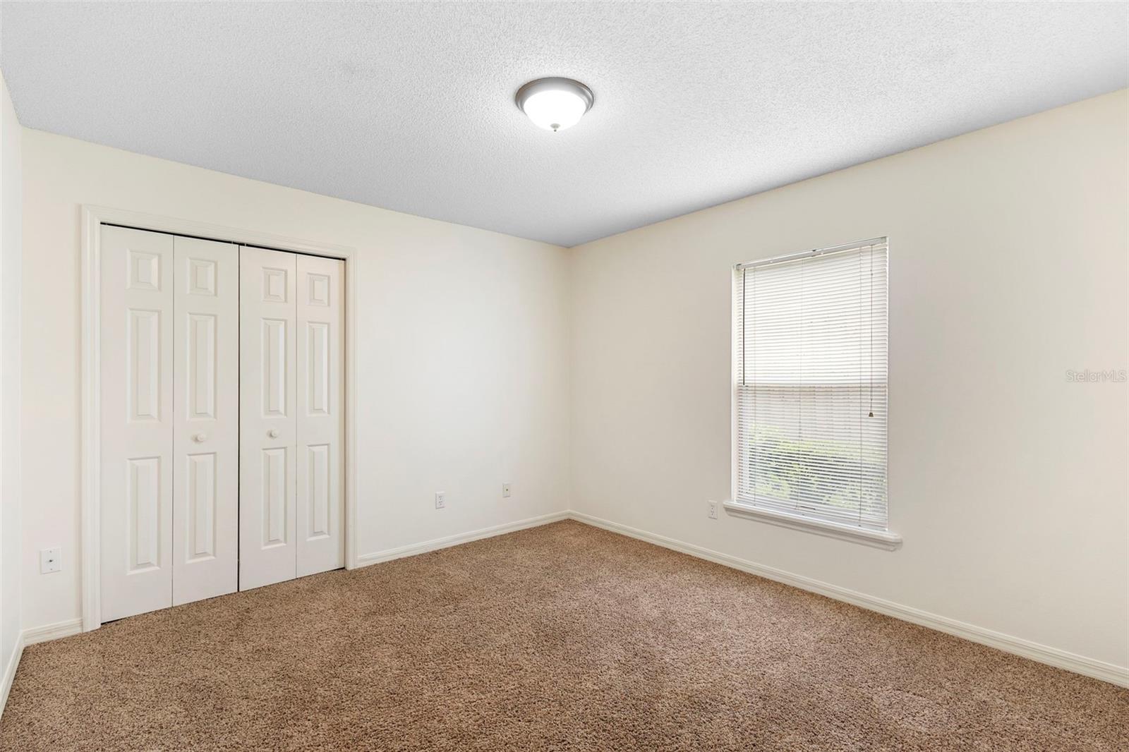 Image 27 of 36 For 802 Royal Oak Court