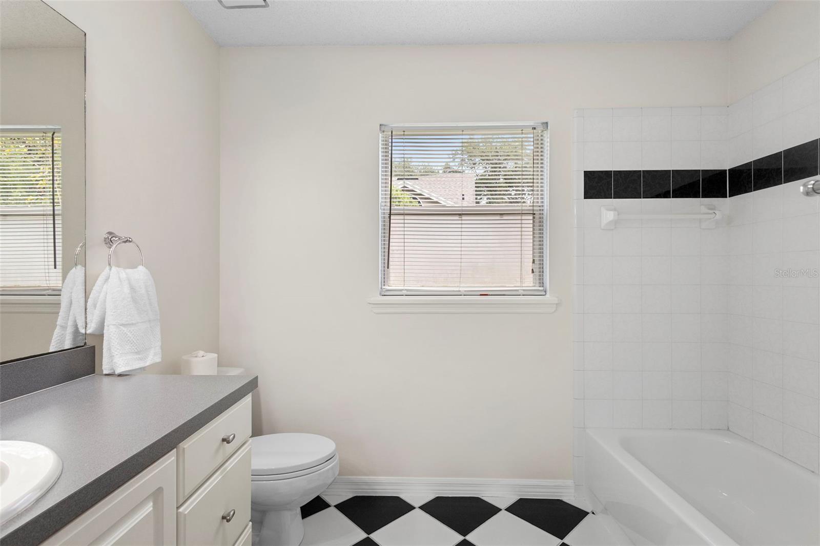 Image 30 of 36 For 802 Royal Oak Court