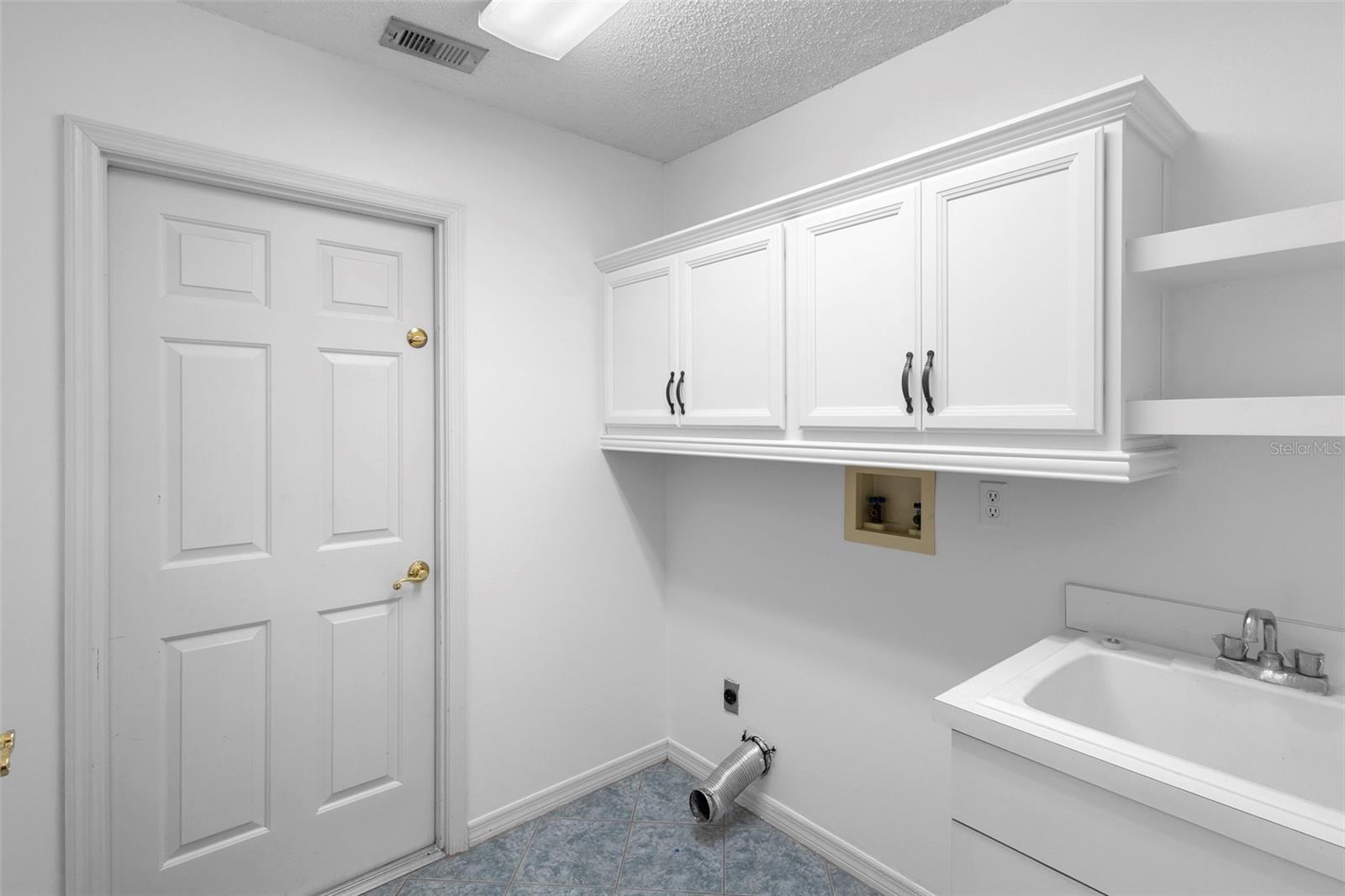 Image 31 of 36 For 802 Royal Oak Court